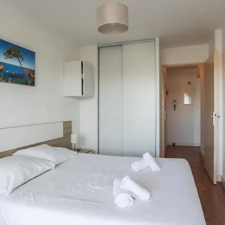 Flat With Pool And Terrace In - Welkeys Apartment Mandelieu