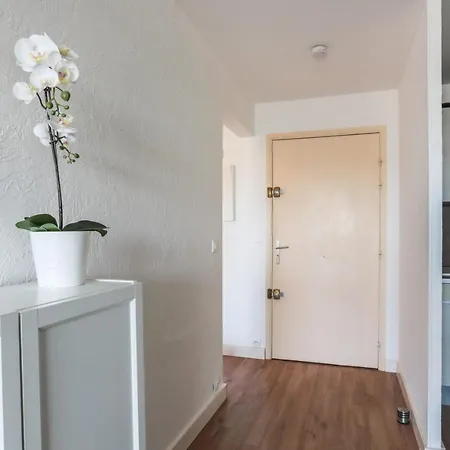 Flat With Pool And Terrace In - Welkeys Daire *